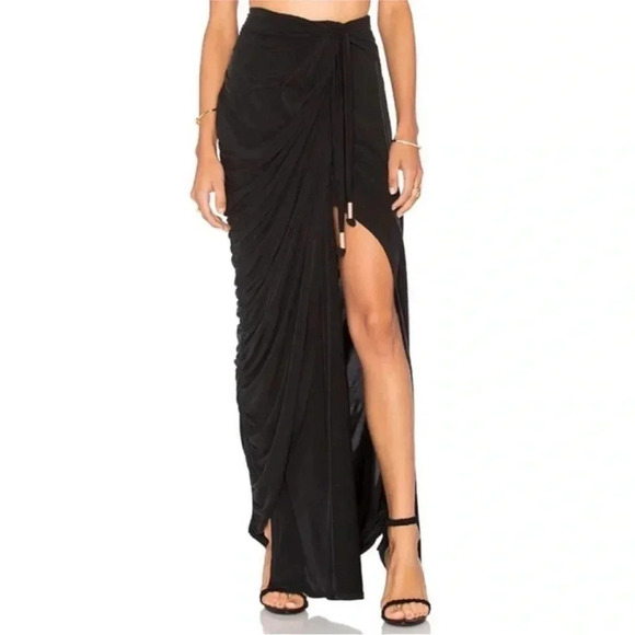 Stylestalker Echoes of Love Maxi Slit
Skirt Black - Picture 5 of 5